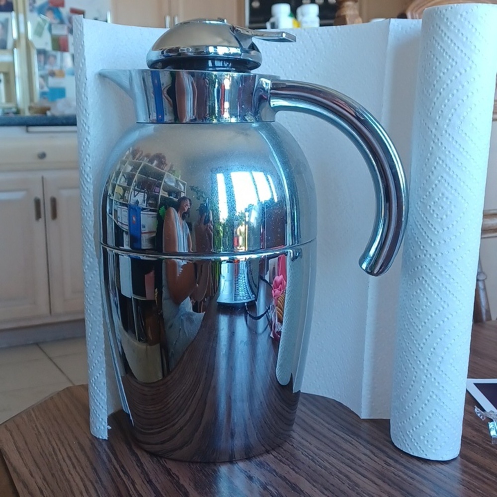OGGI Silver Thermal Vacuum Carafe Rotating Top 1990s, 32 Oz, beautiful